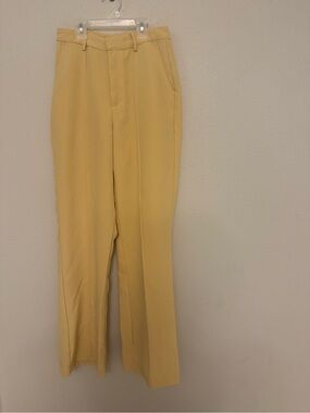 High-Rise Straight Leg Women's Dress Pants in Soft Yellow